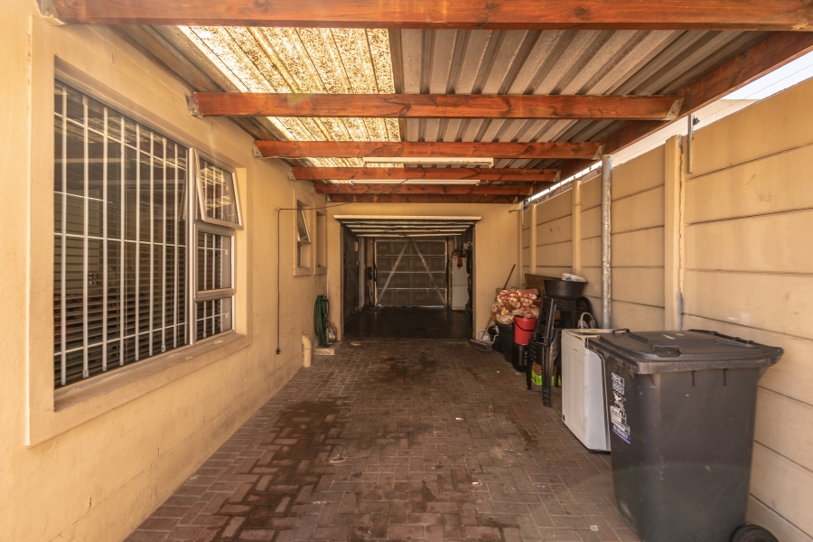 3 Bedroom Property for Sale in Bernadino Heights Western Cape